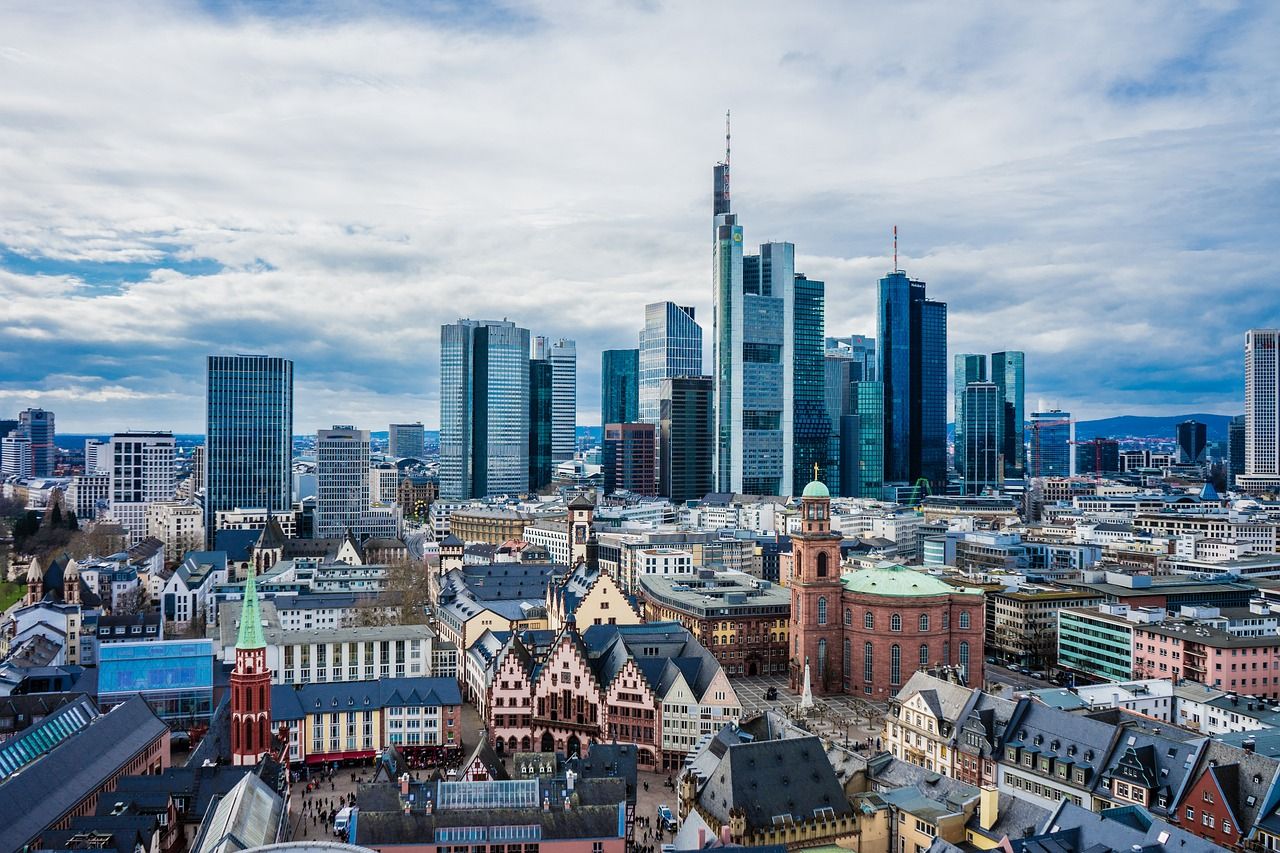 erfahren sie alles über hedgefonds, ihre funktionsweise, anlagestrategien und wie sie auf den finanzmärkten agieren, um risiken zu minimieren und renditen zu maximieren.