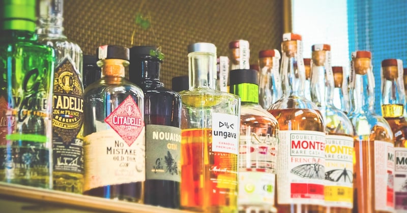 Hochprozentiger Alkohol: Wirkung, Risiken und verantwortungsvoller Genuss